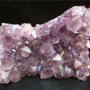 Beautiful Large Freestanding *617-gram* Amethyst Display with Cut Base